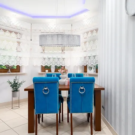 Pod Warszawa Perfekcyjna Na Eventy I Spotkania Firmowe ヴィラ