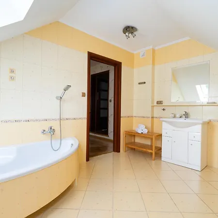 Pod Warszawa Perfekcyjna Na Eventy I Spotkania Firmowe ヴィラ